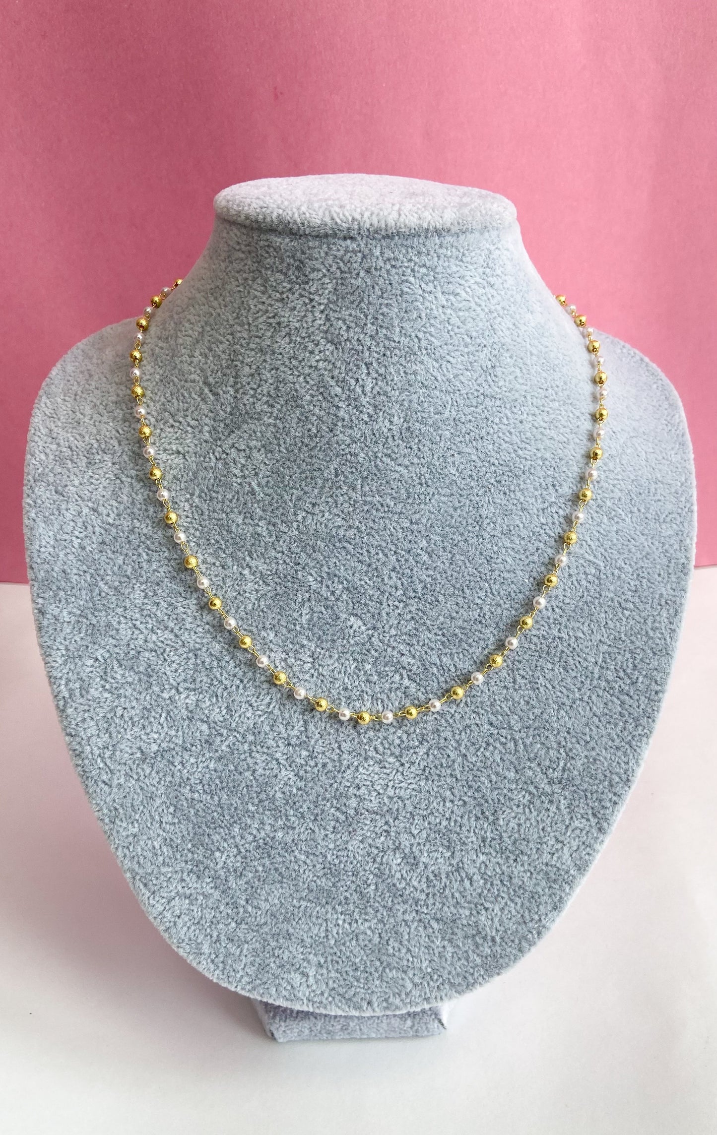 Choker perlas y bolitas doradas seguidas #M12.2