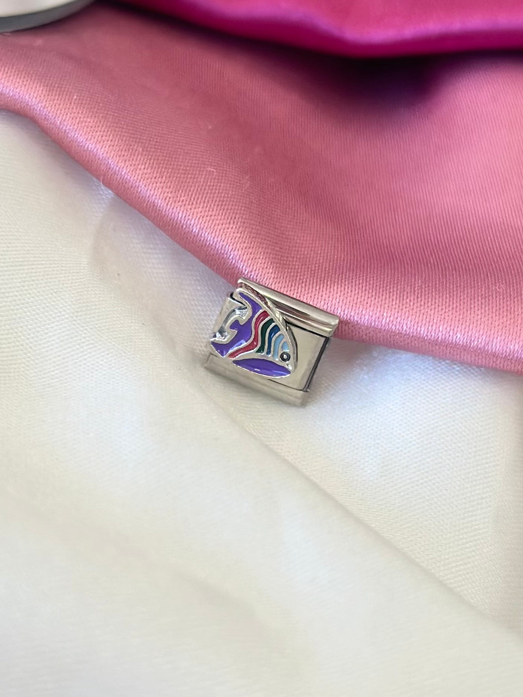 Pez morado Charm