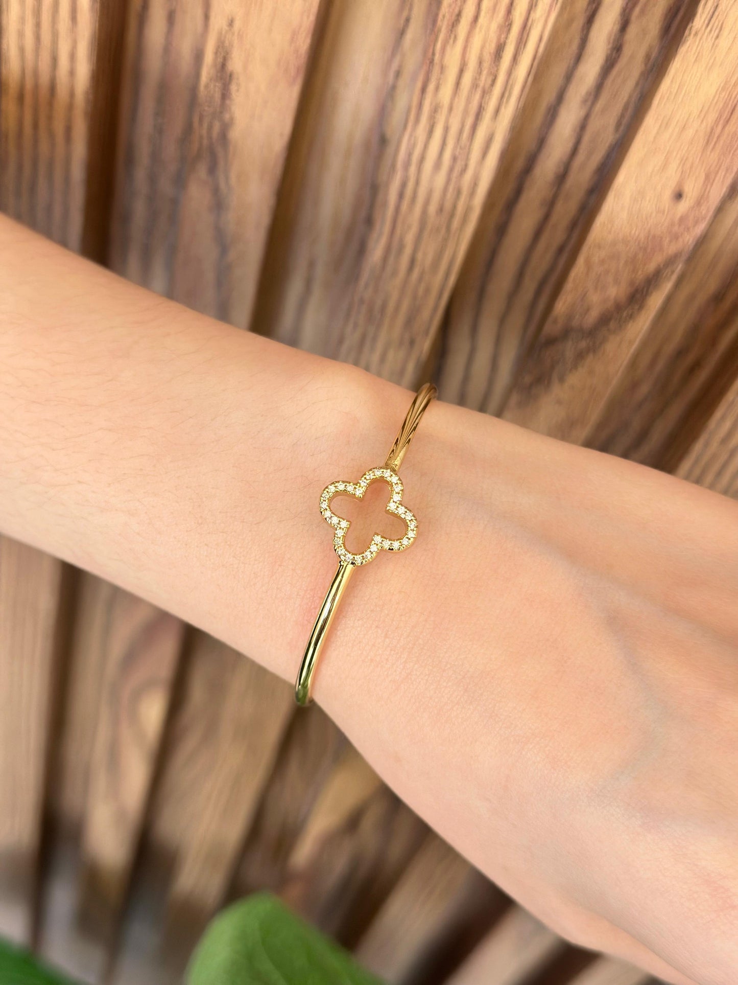 Pulsera trebol rigida zirconia #F20