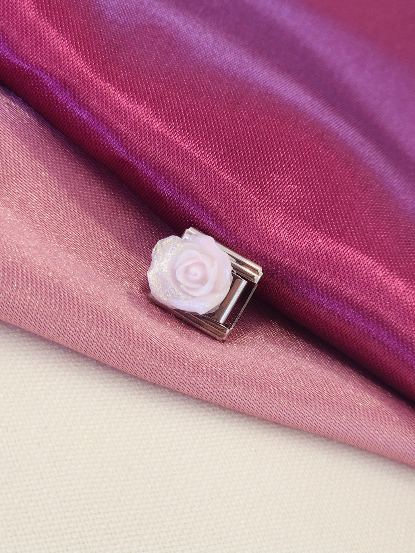 Charm Rosa 3D #1