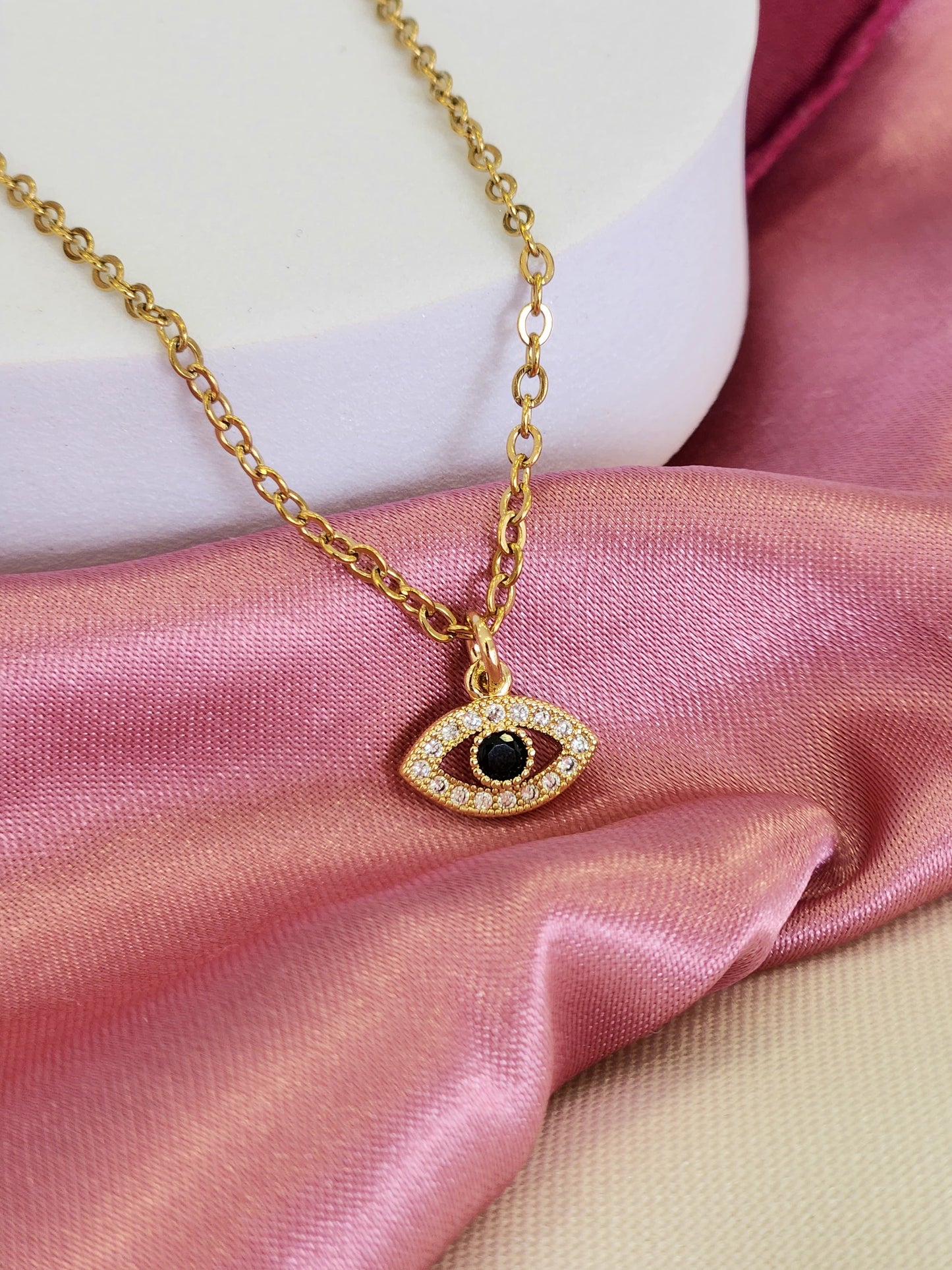 Collar ojo zirconia negra