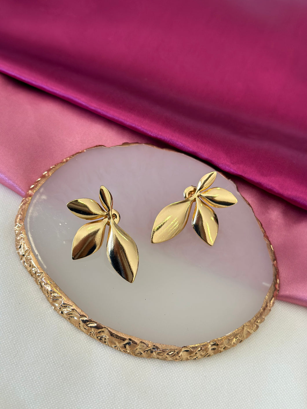 Aretes cuatro hojas lisas alargadas #C135