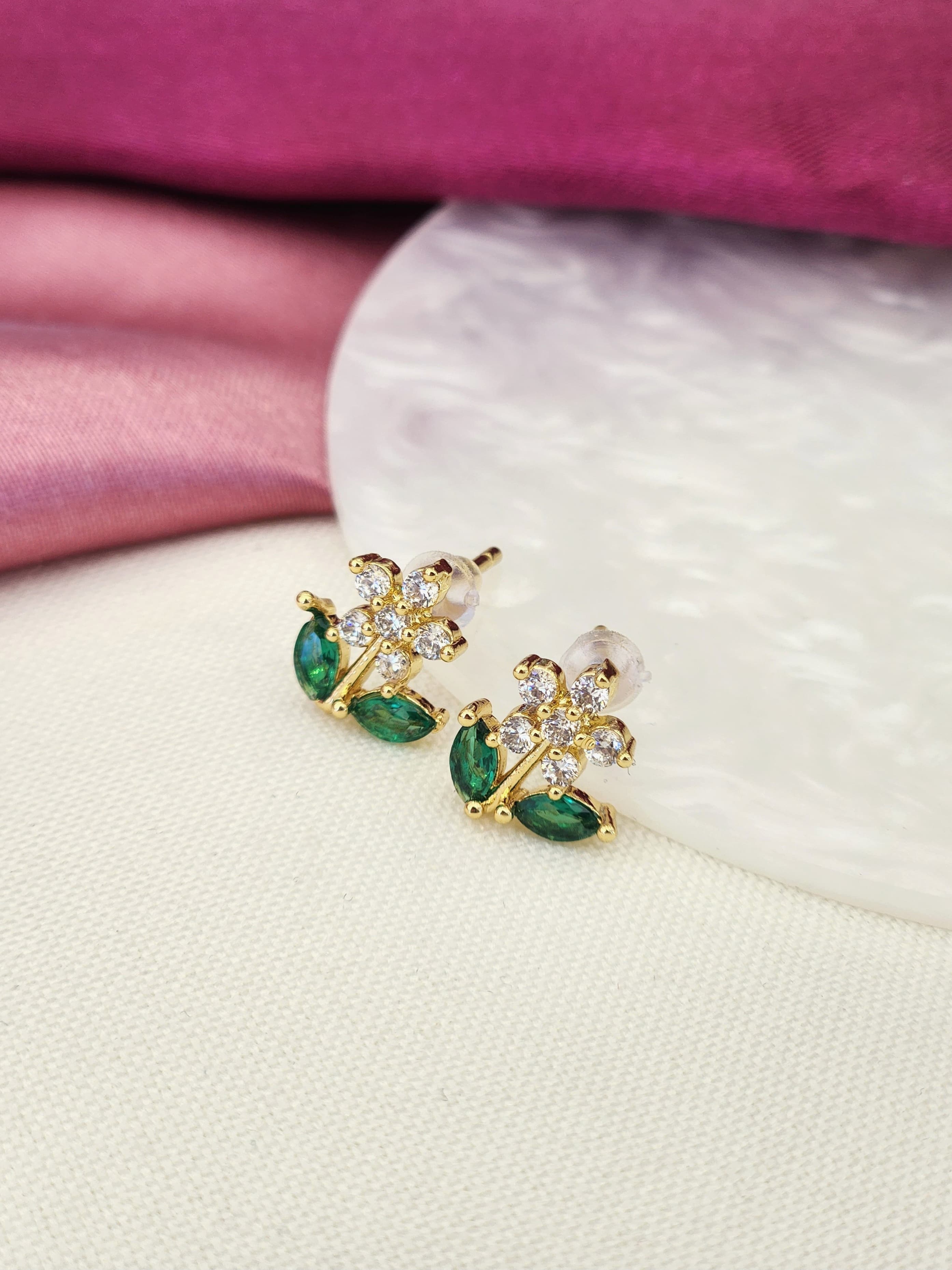 Aretes flor hojas verdes zirconia