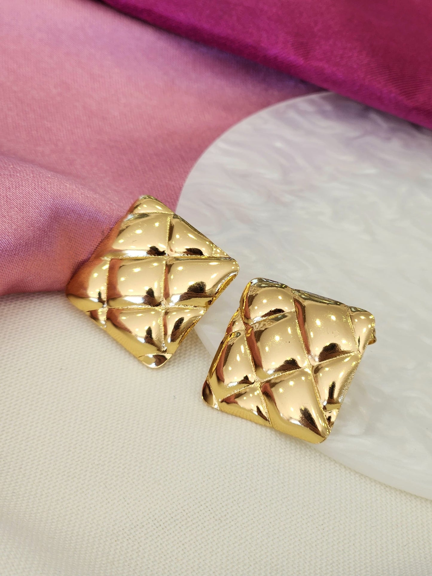 Aretes cuadrado inflado espacios K30