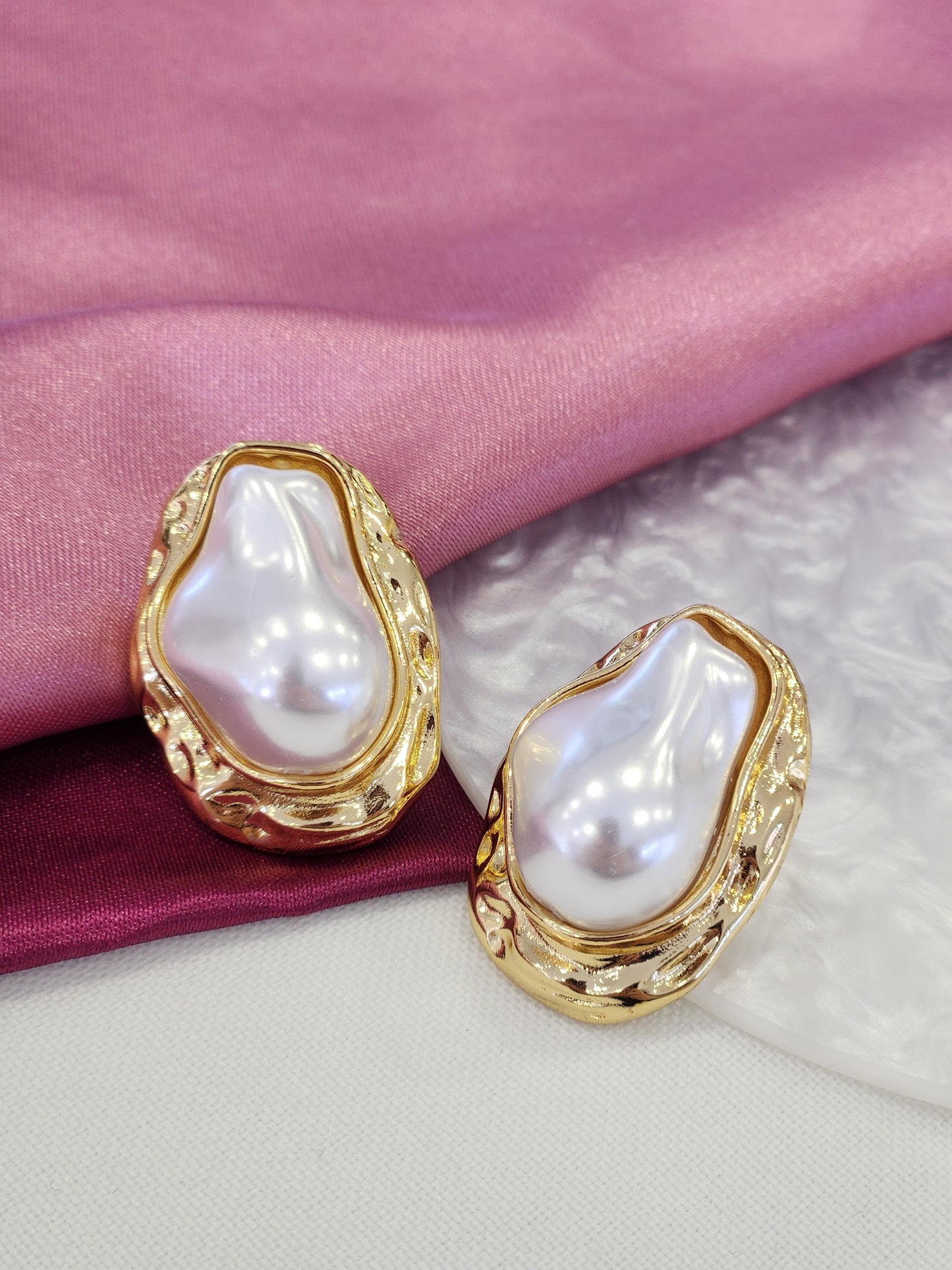 Aretes perla irregular #H10