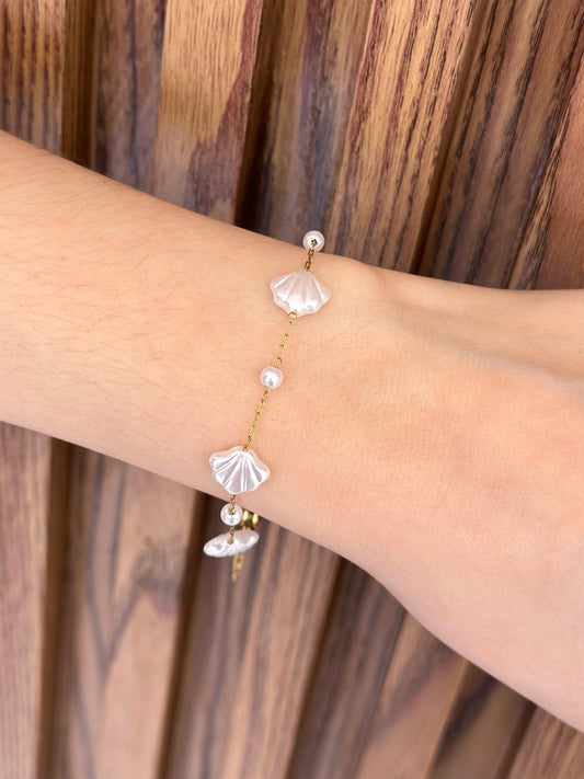 Pulsera concha blanca perla #8