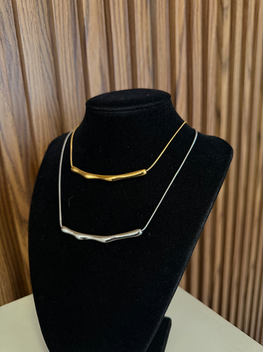 Collar Horizontal irregular