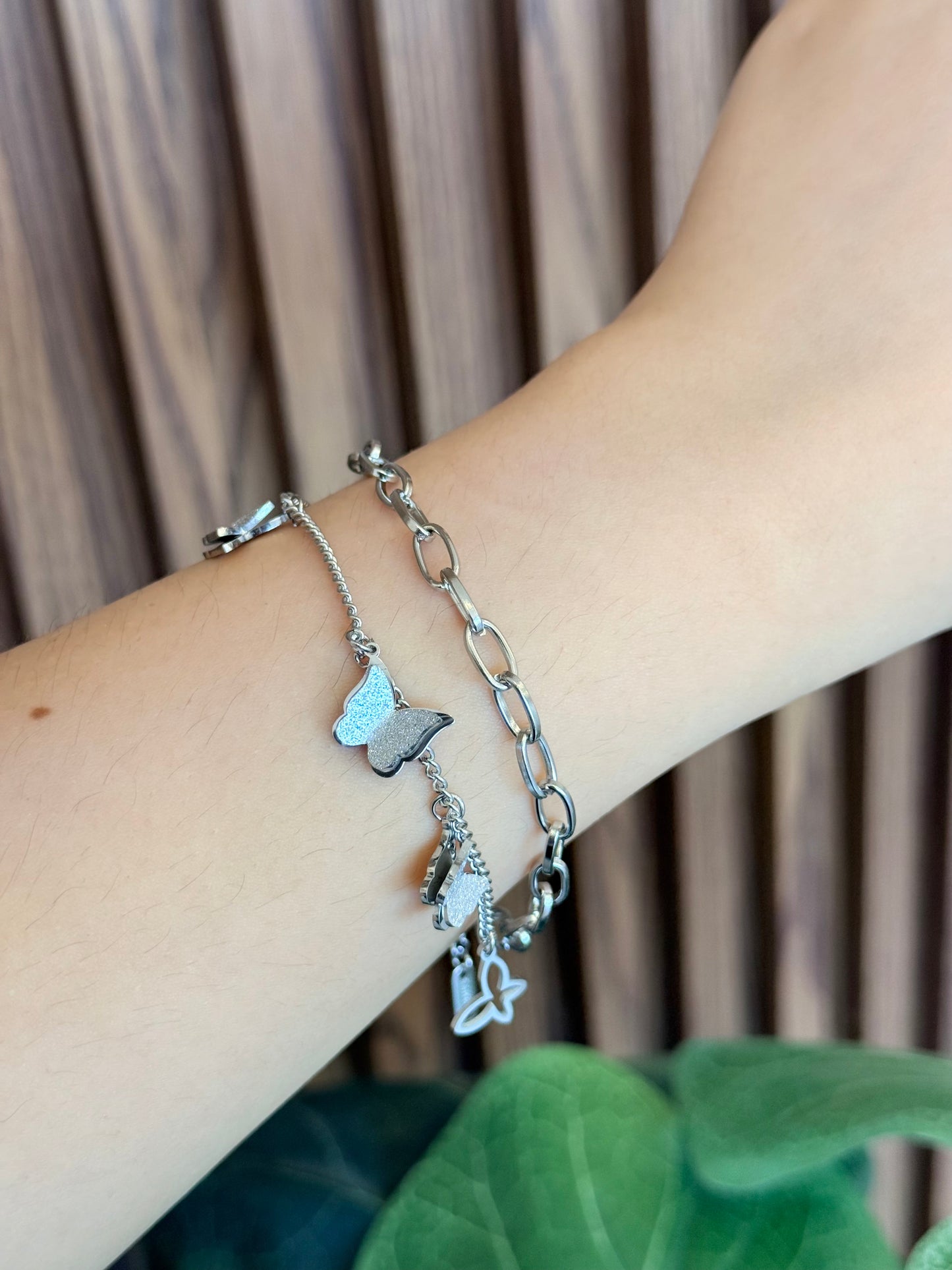 Pulsera doble cadena con mariposas
