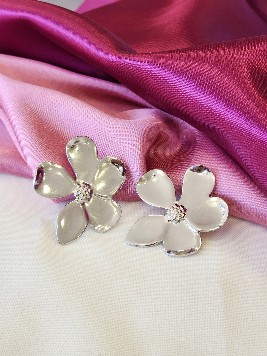 Aretes flores plateadas #E18