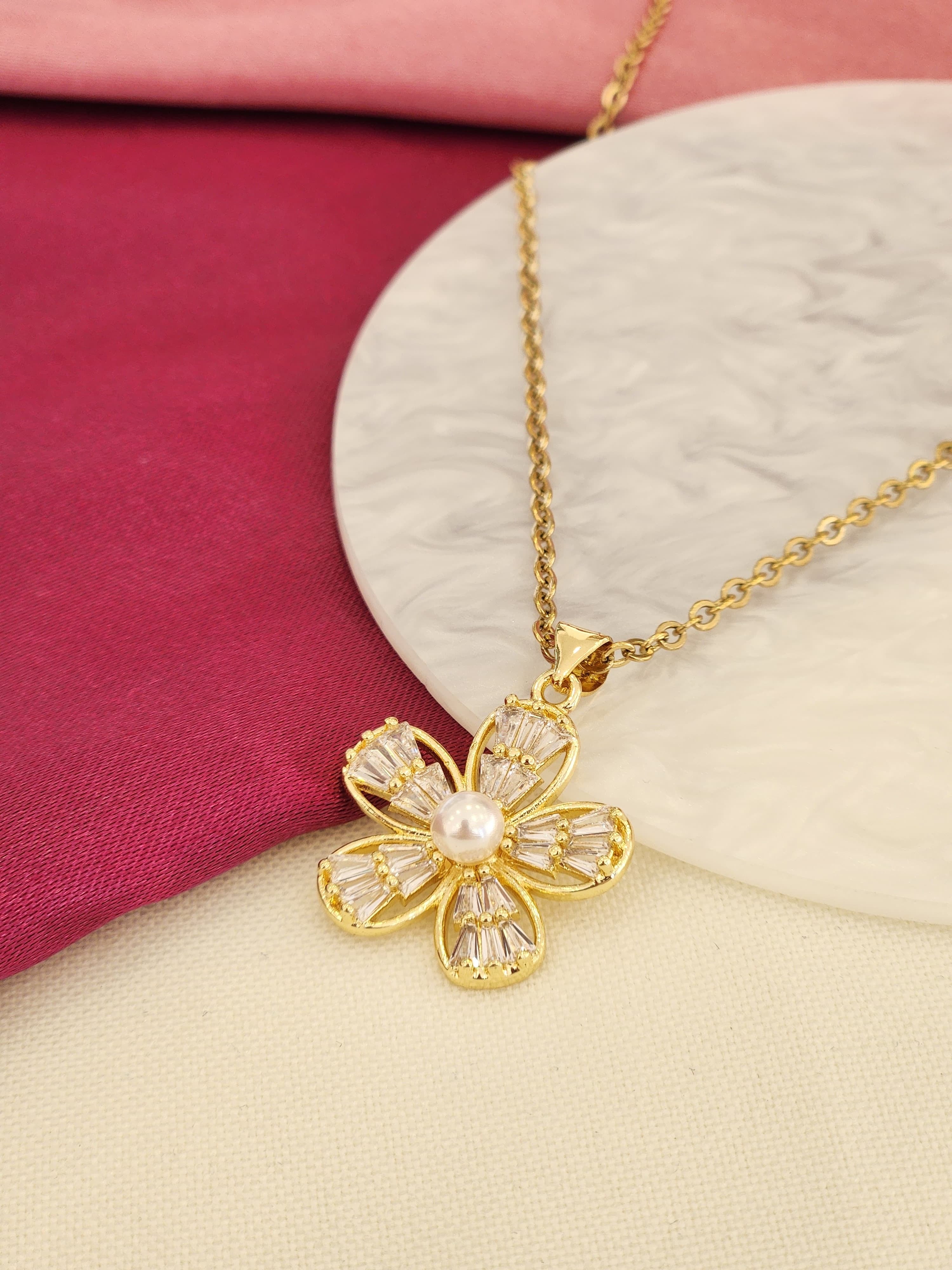 Collar flor mediana #F30