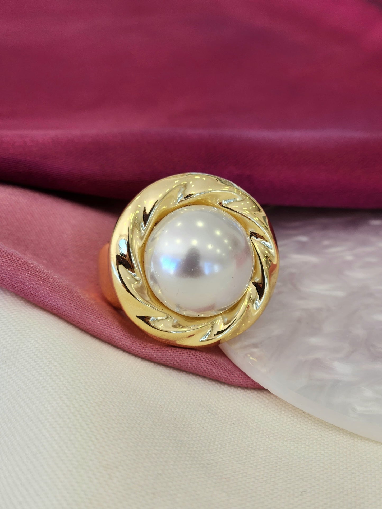 Anillo redondo perla espiral #B14