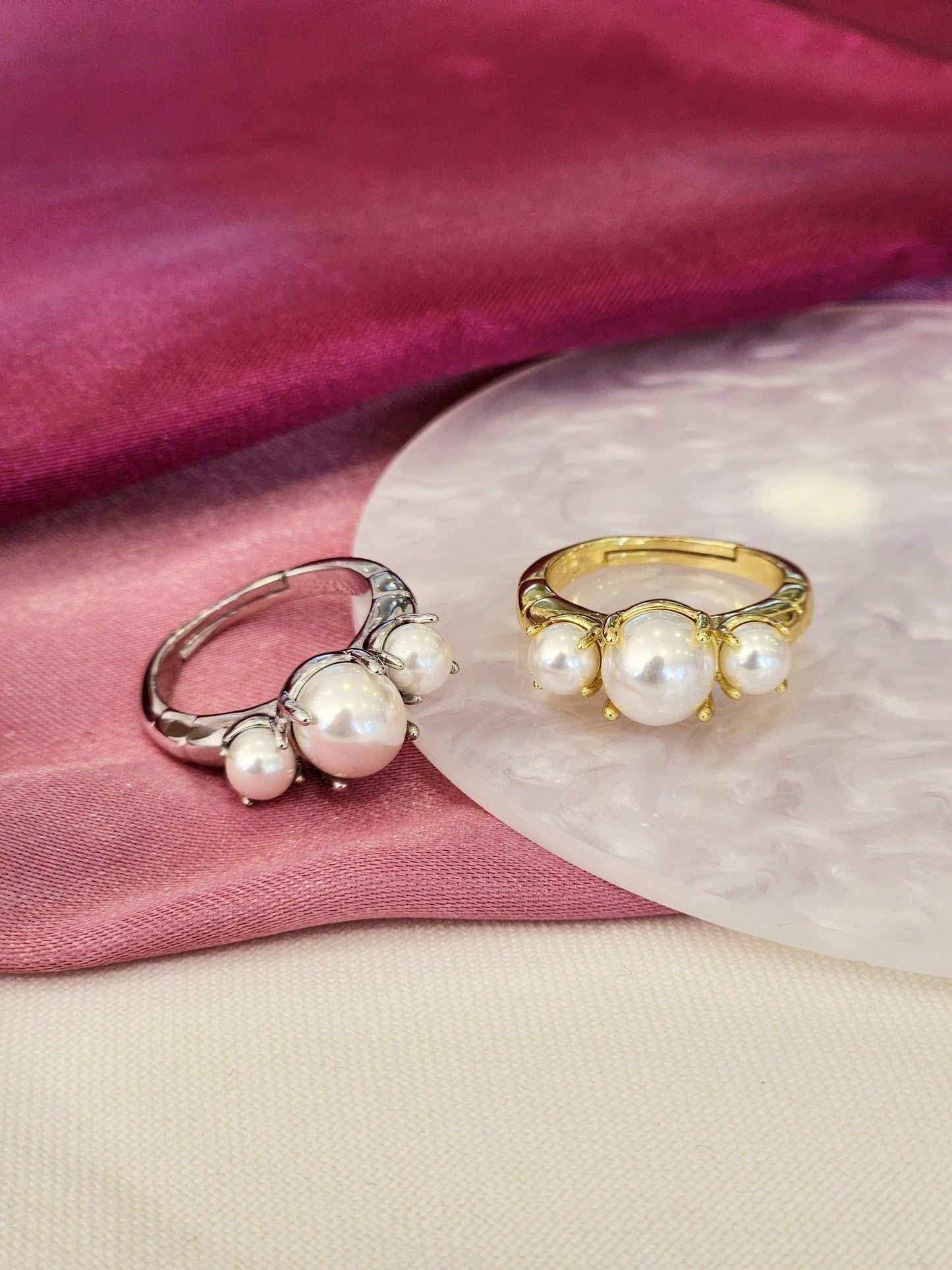 Anillo triple perla central grande #76