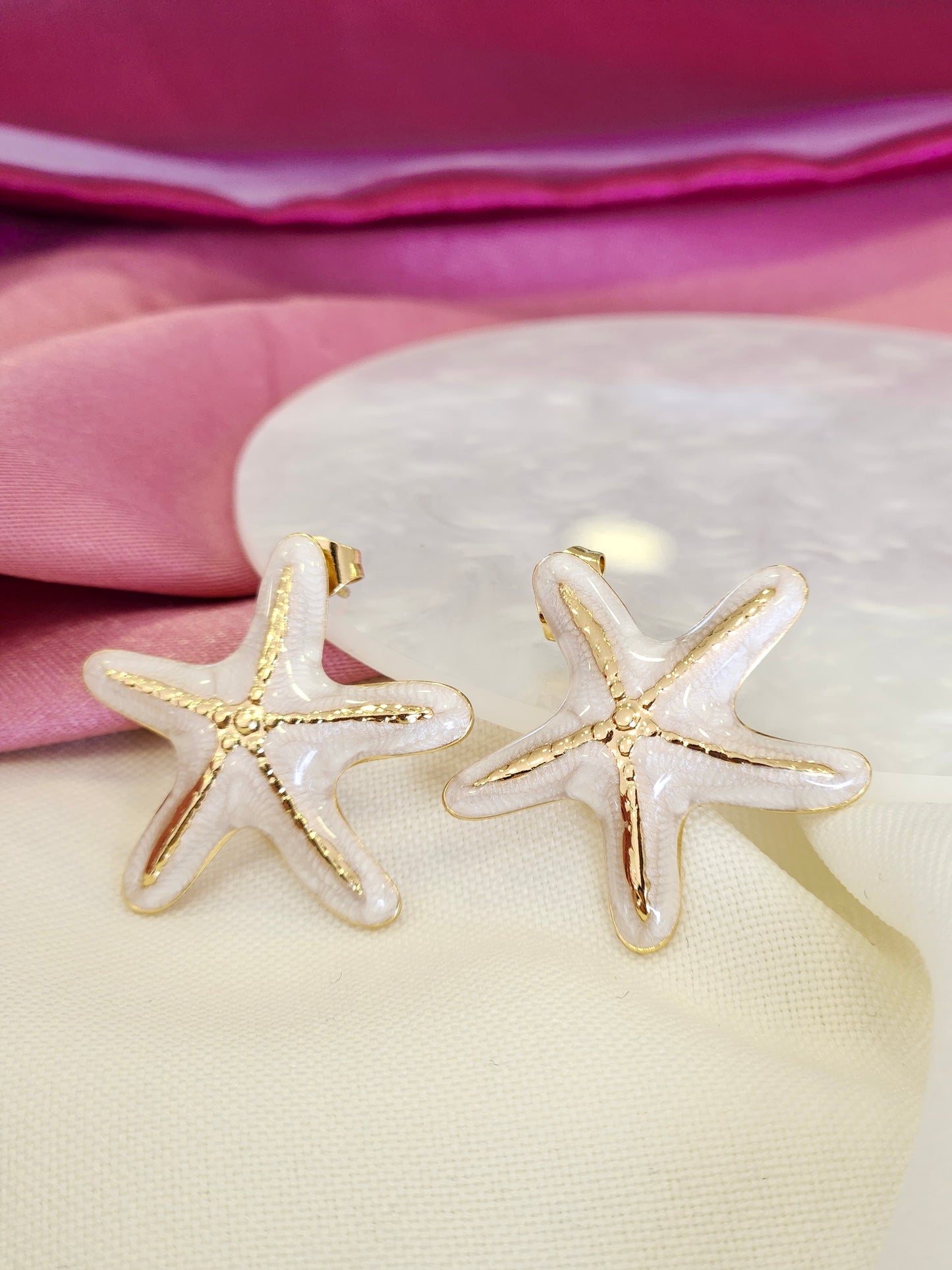 Aretes estrella de mar blanca