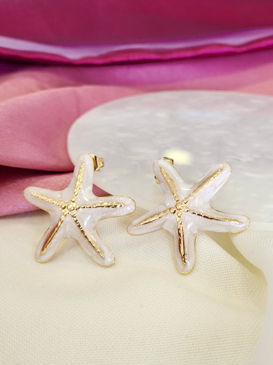 Aretes estrella de mar blanca