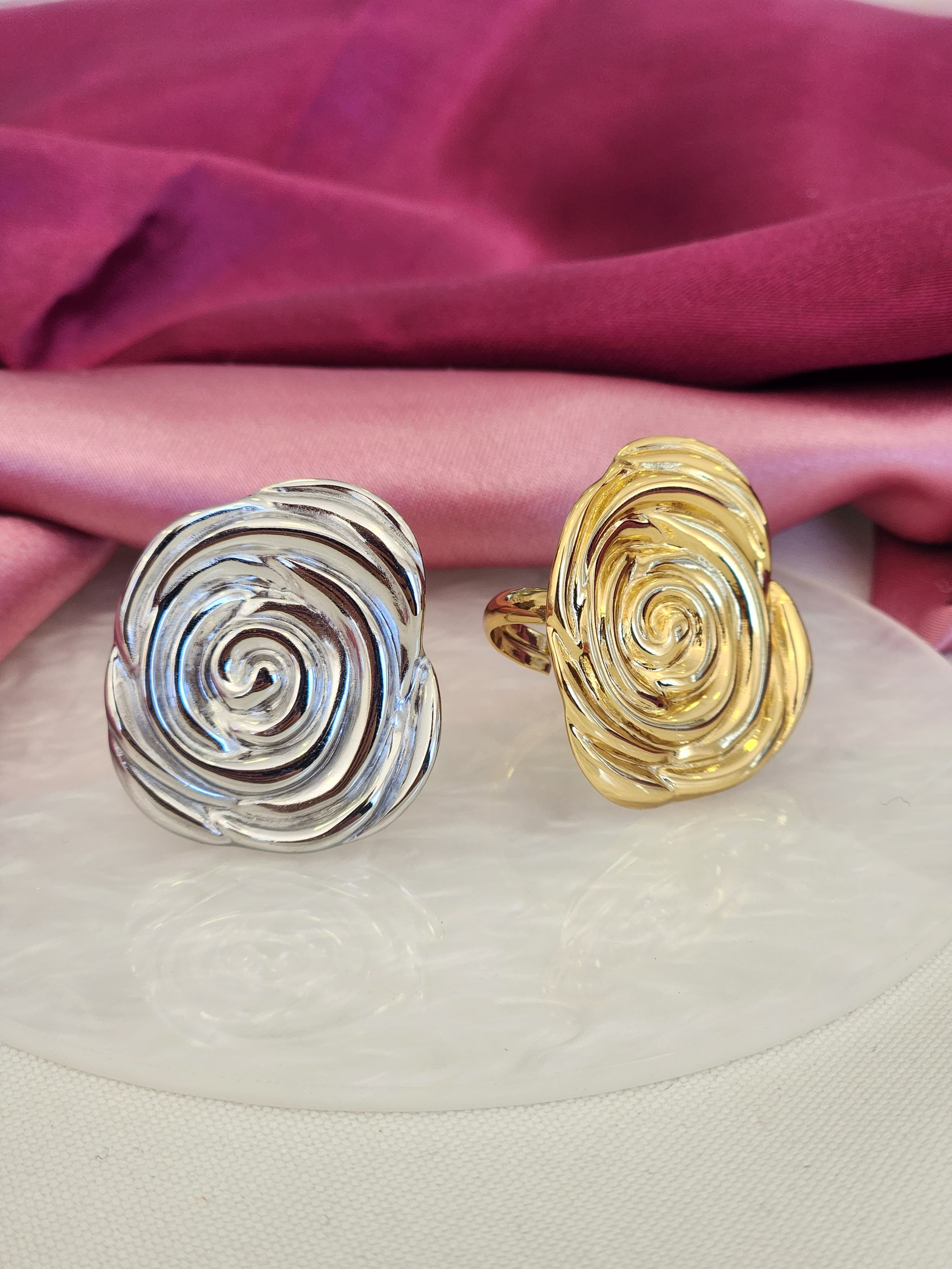 Anillo rosas planas
