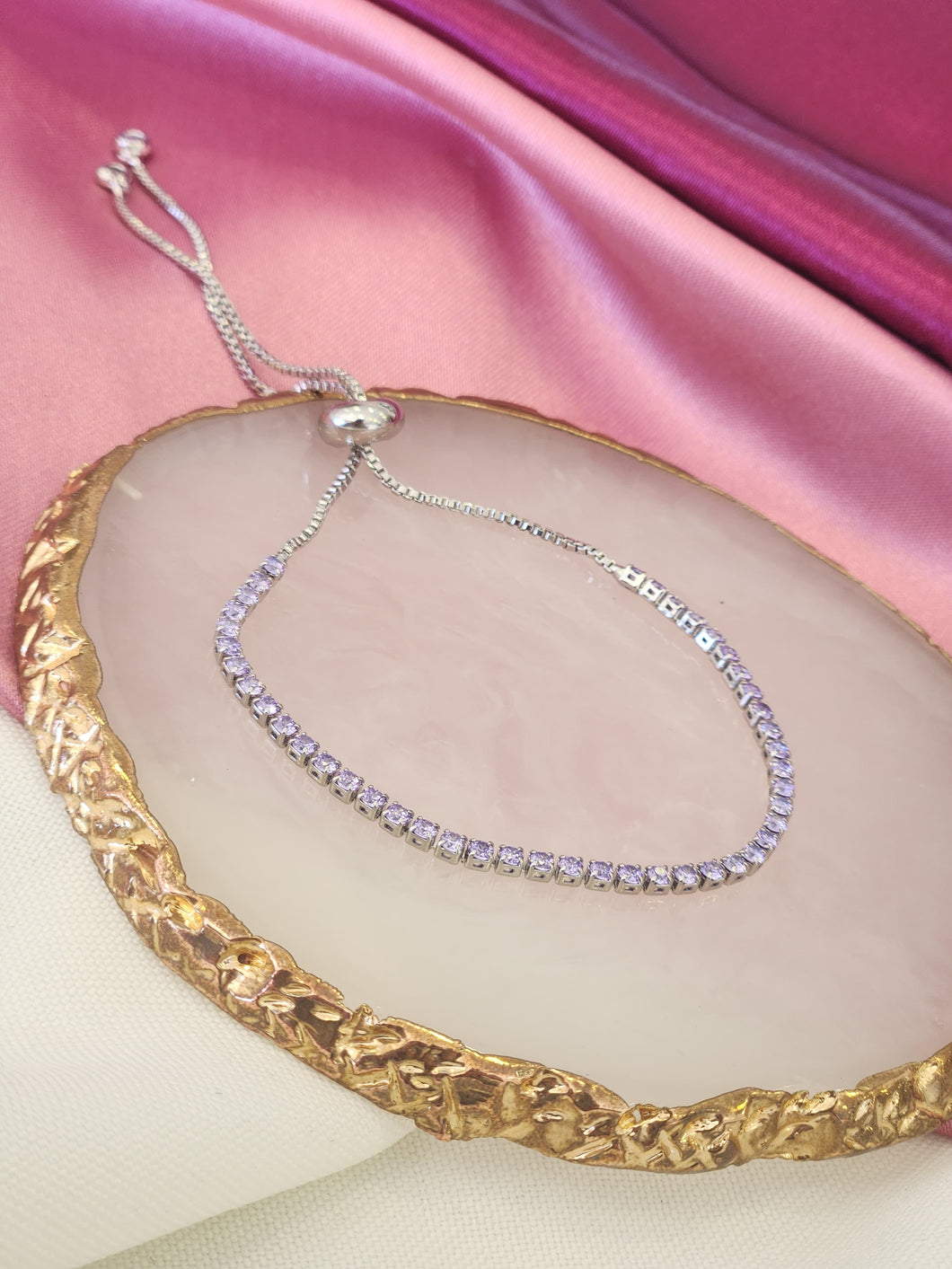 Pulsera plateada linea morada #40