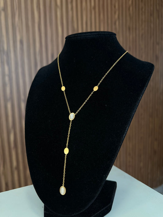 Collar colgante ovalado madre perla #E32