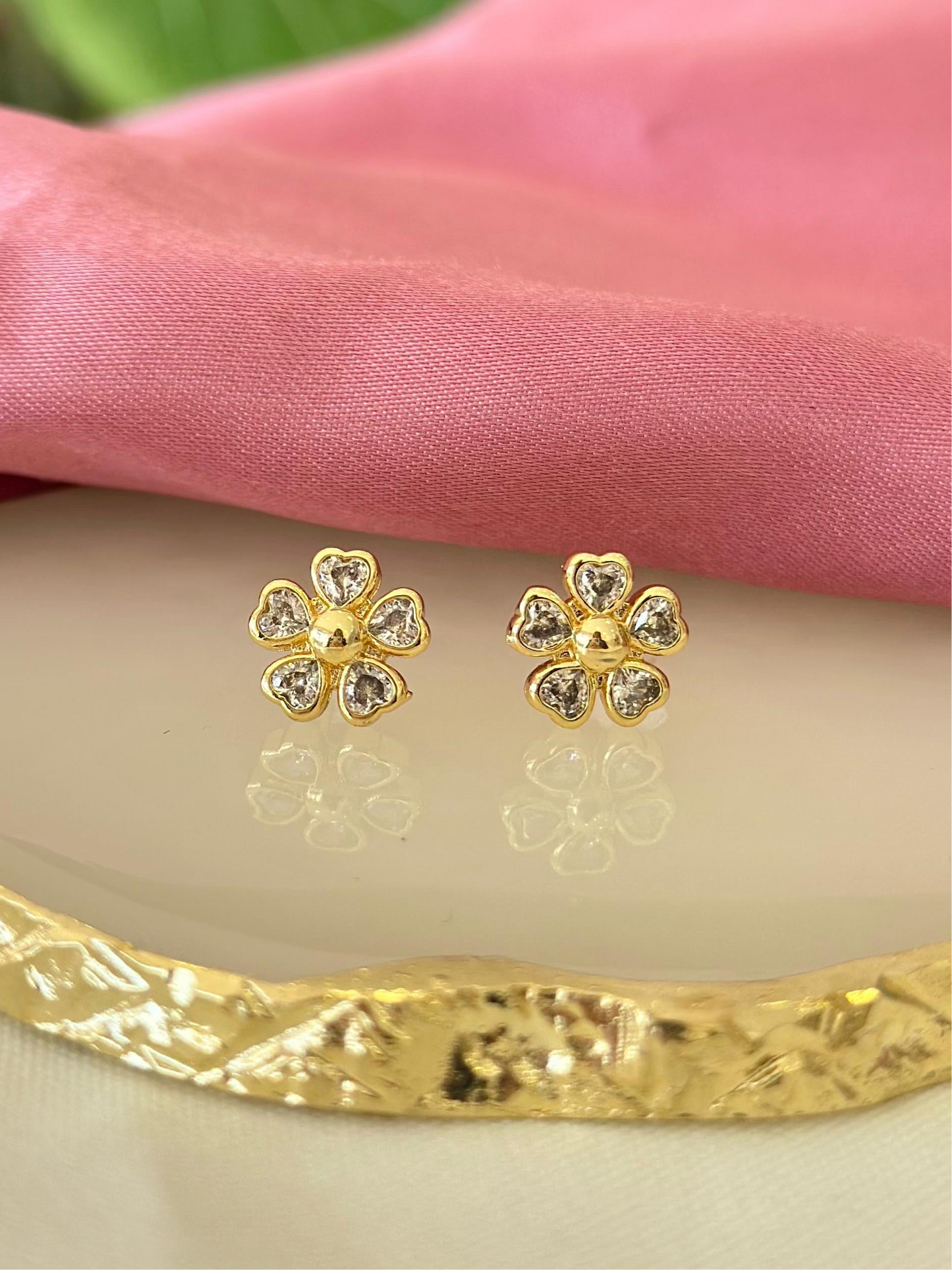 Aretes flor cinco petalos zirconia #56B