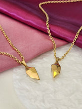Cargar imagen en el visor de la galería, Collares corazon geometricos iman #K19
