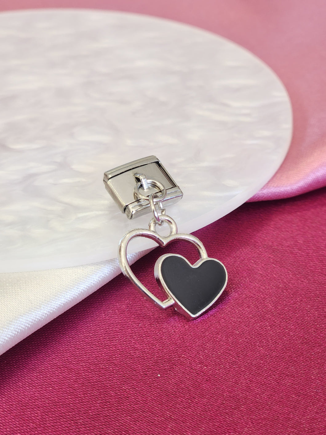 Charm doble corazon negro