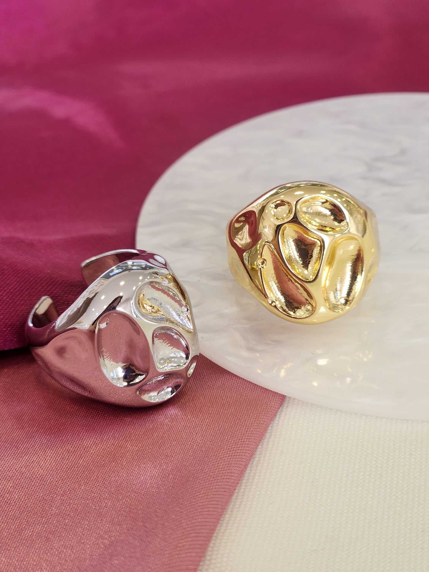 Anillo ovalo relieve