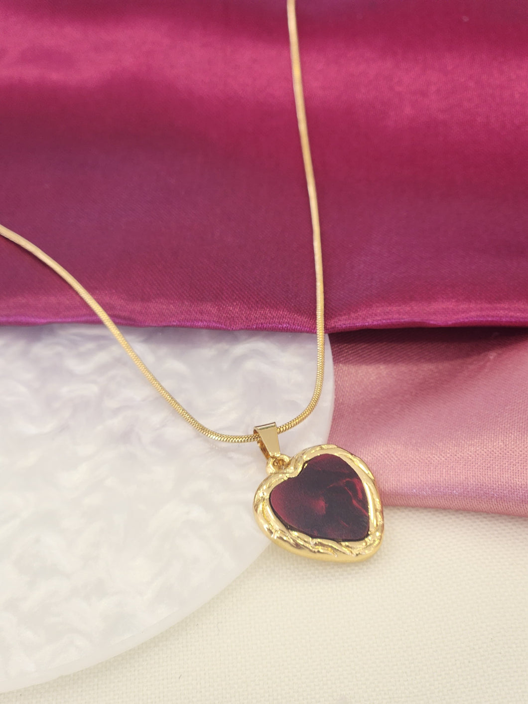 Collar corazon rojo difuminado