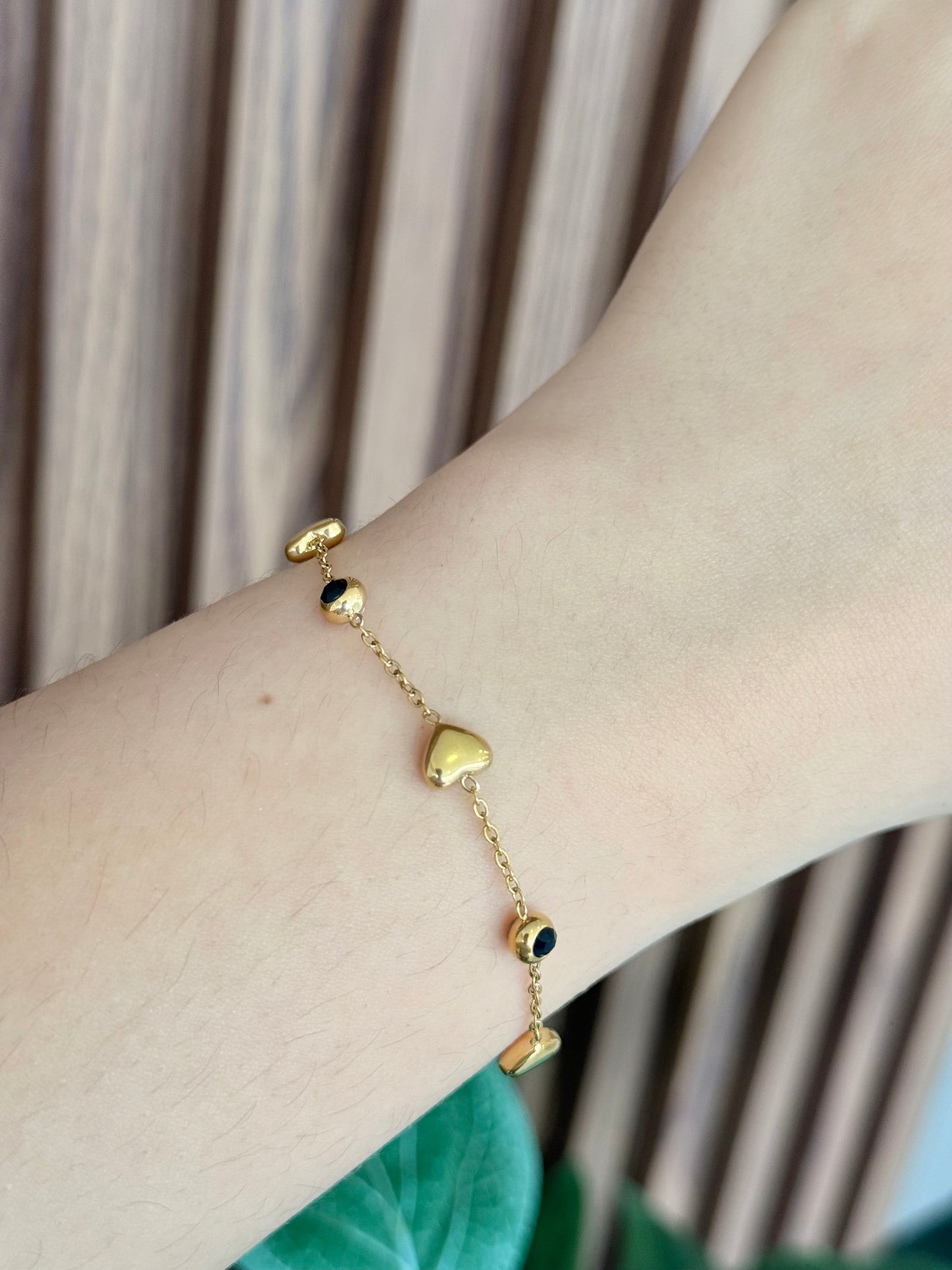 Pulsera corazones solidos puntos zirconia #J36