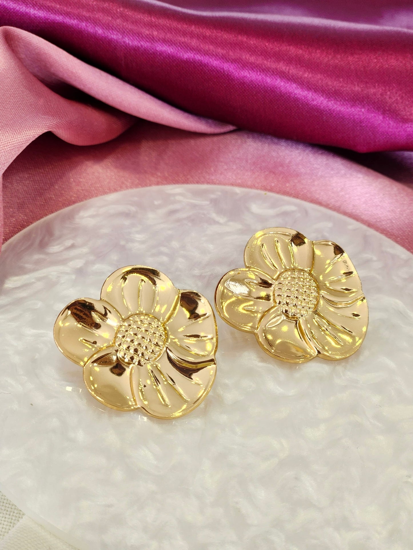 Aretes flor plana 6 petalos #B0.1