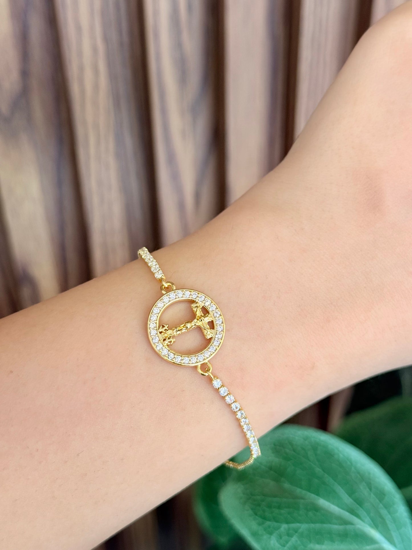 Pulsera cruz circulo zirconia