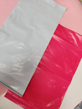 Cargar imagen en el visor de la galería, Bolsas de envio rosa/blanca
