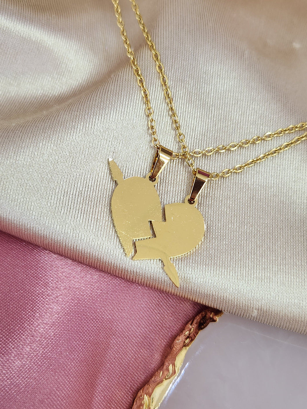 Collares corazon partido #8