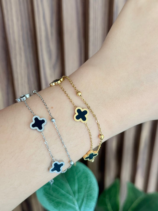 Pulsera doble trebol negro bolitas #L10