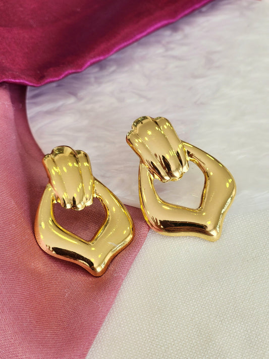 Aretes enlace dorado #G42