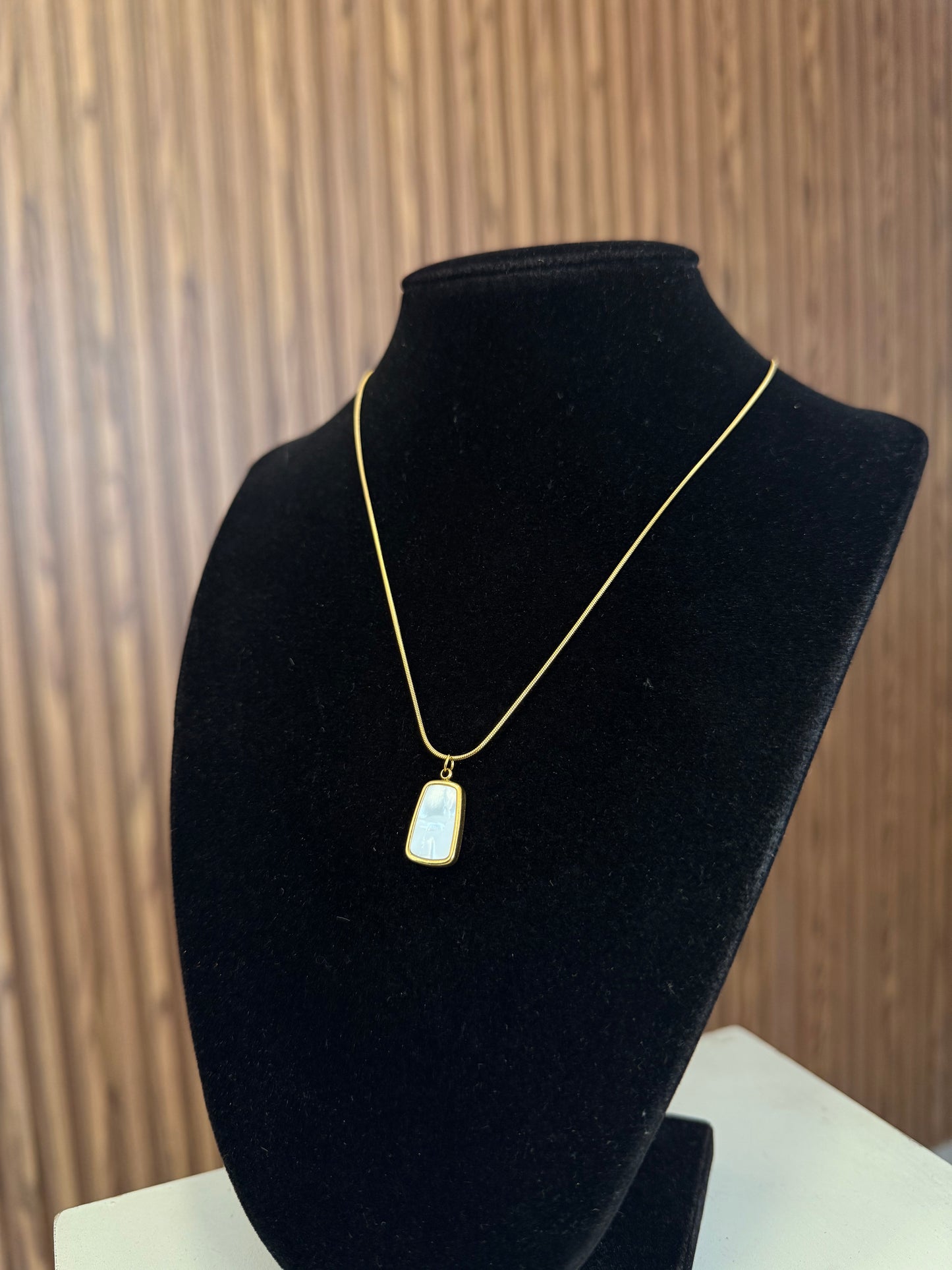 Collar rectangulo madre perla #K31