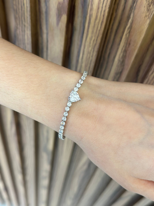Pulsera corazon central zirconias plateada#C124.1
