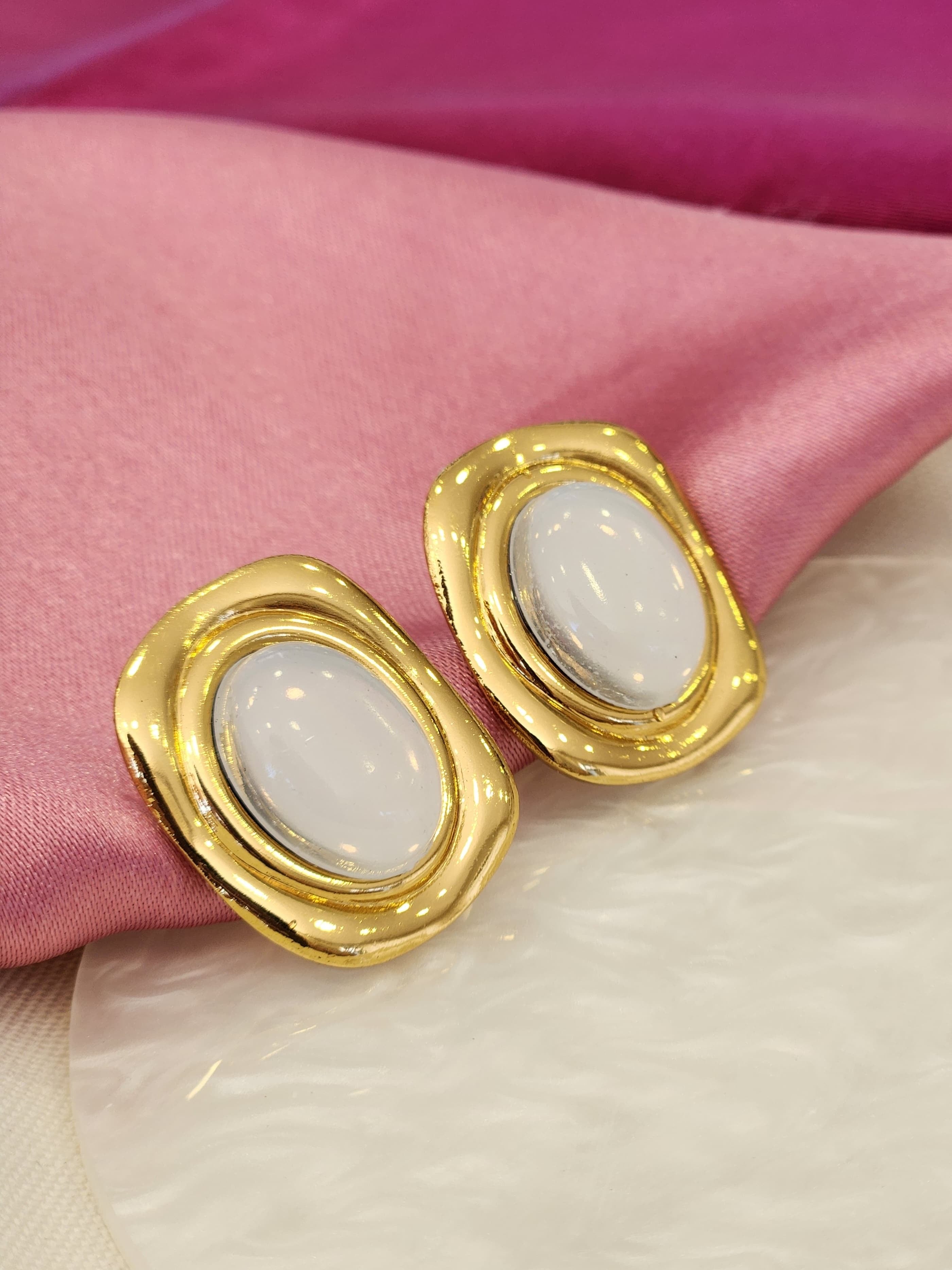 Aretes boton rectangulares piedra traslucida #K17