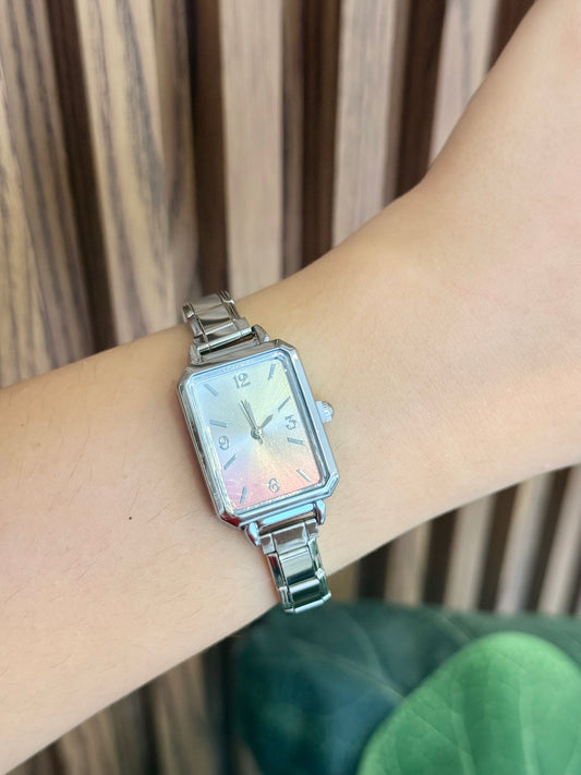 Reloj plateado difuminado rosa C214