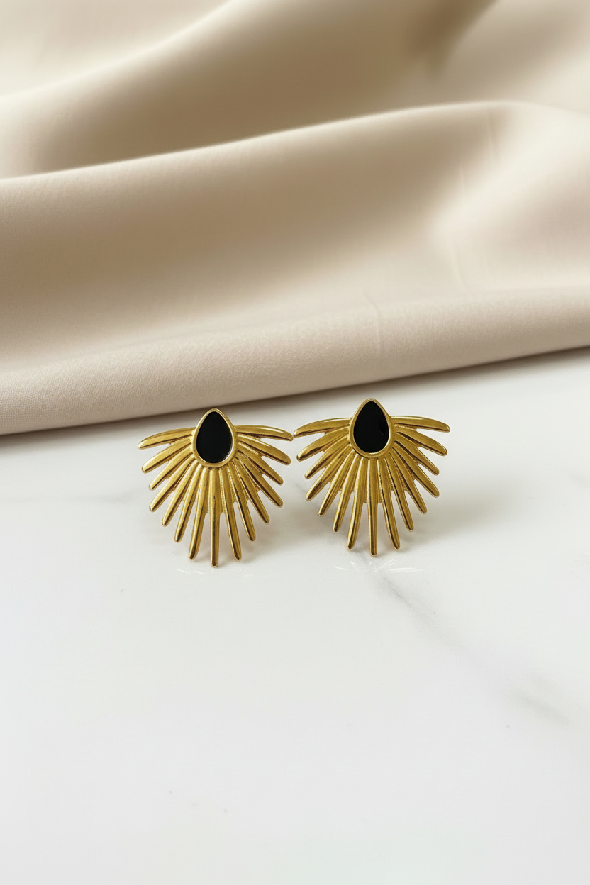 Aretes picos con gota negra #J20