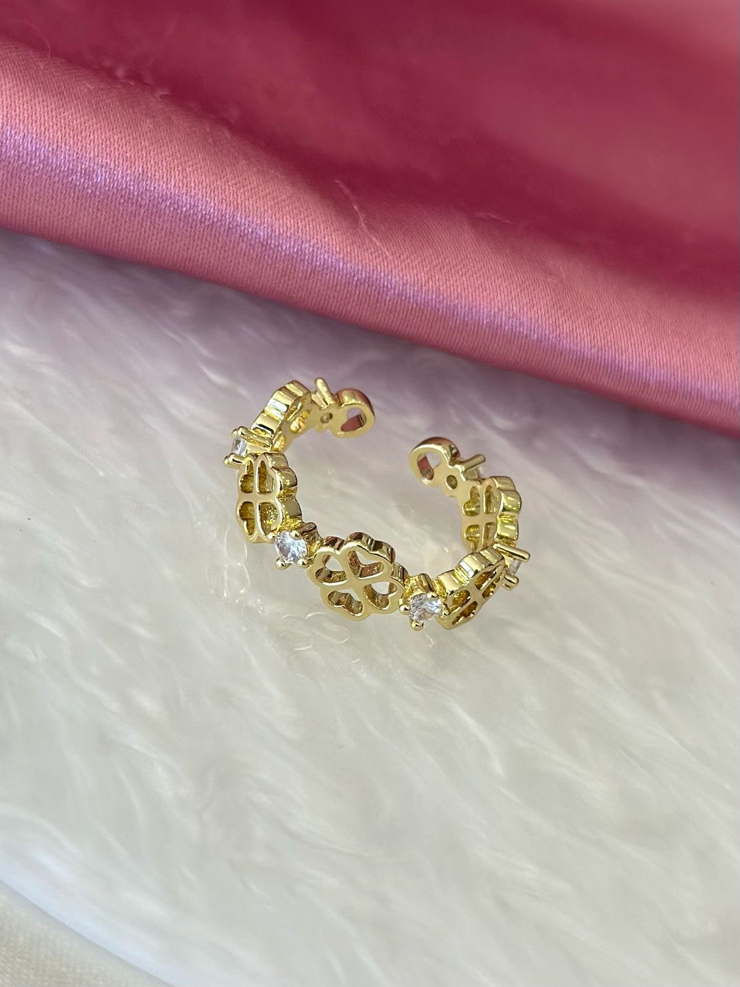 Anillo treboles huecos zirconia #126