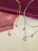 Cargar imagen en el visor de la galería, Collar doble (plana mini y dijes religiosos) #F27
