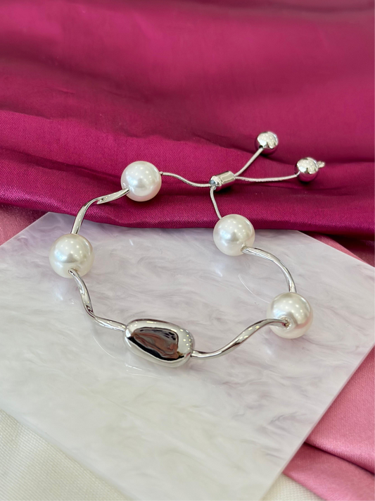 Pulsera plateada irregular con perlas #D3