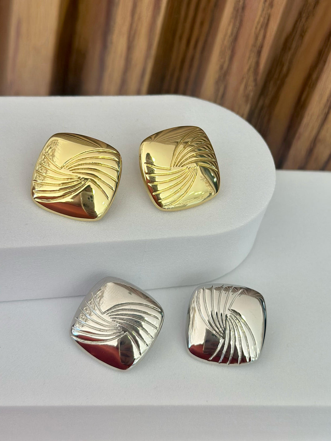 Aretes cuadrados rayas #C127.1