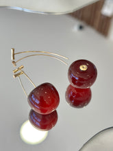 Cargar imagen en el visor de la galería, Aretes cerezas #ZZ2
