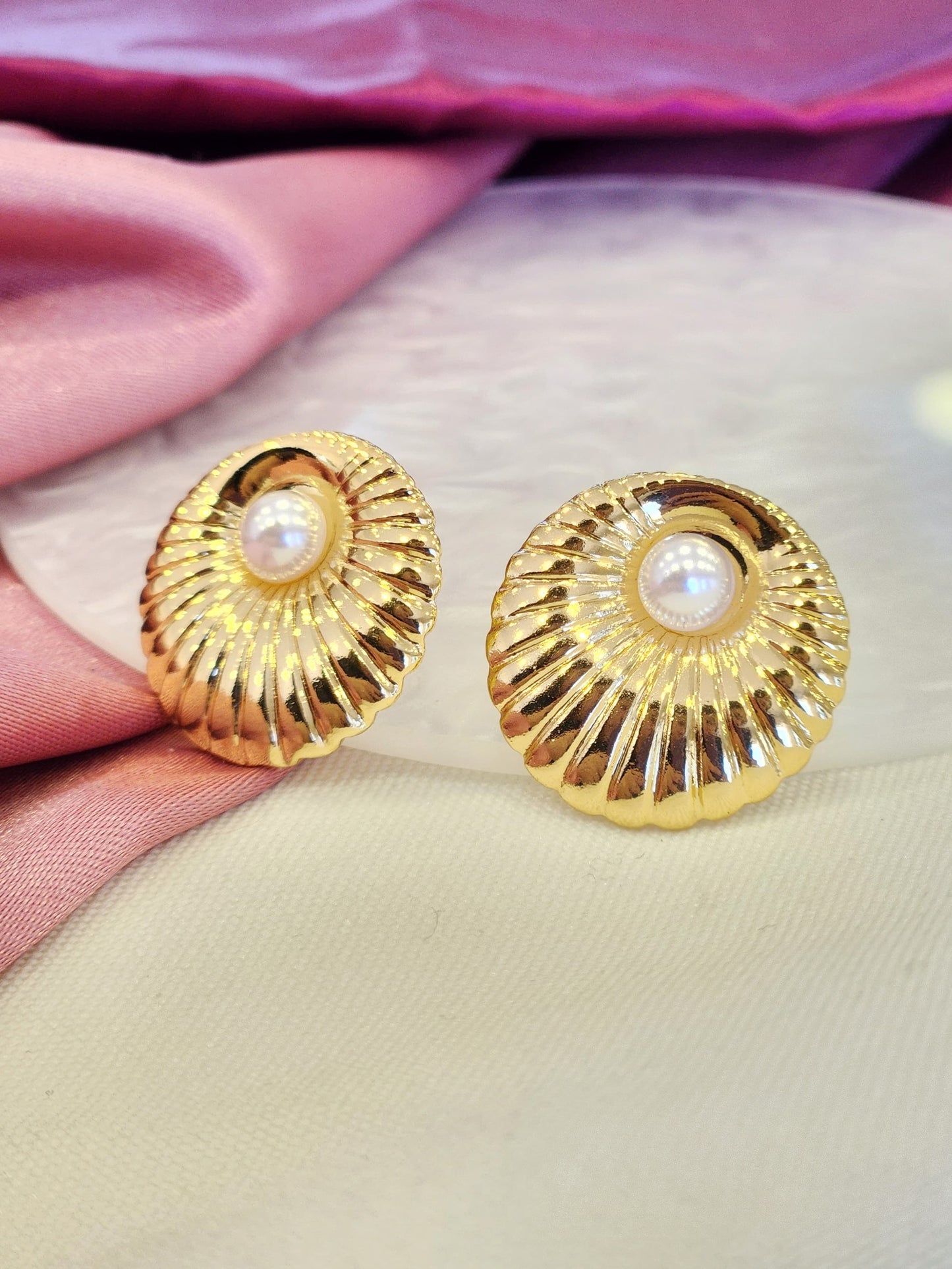 Aretes caracola circulares con perla #F50