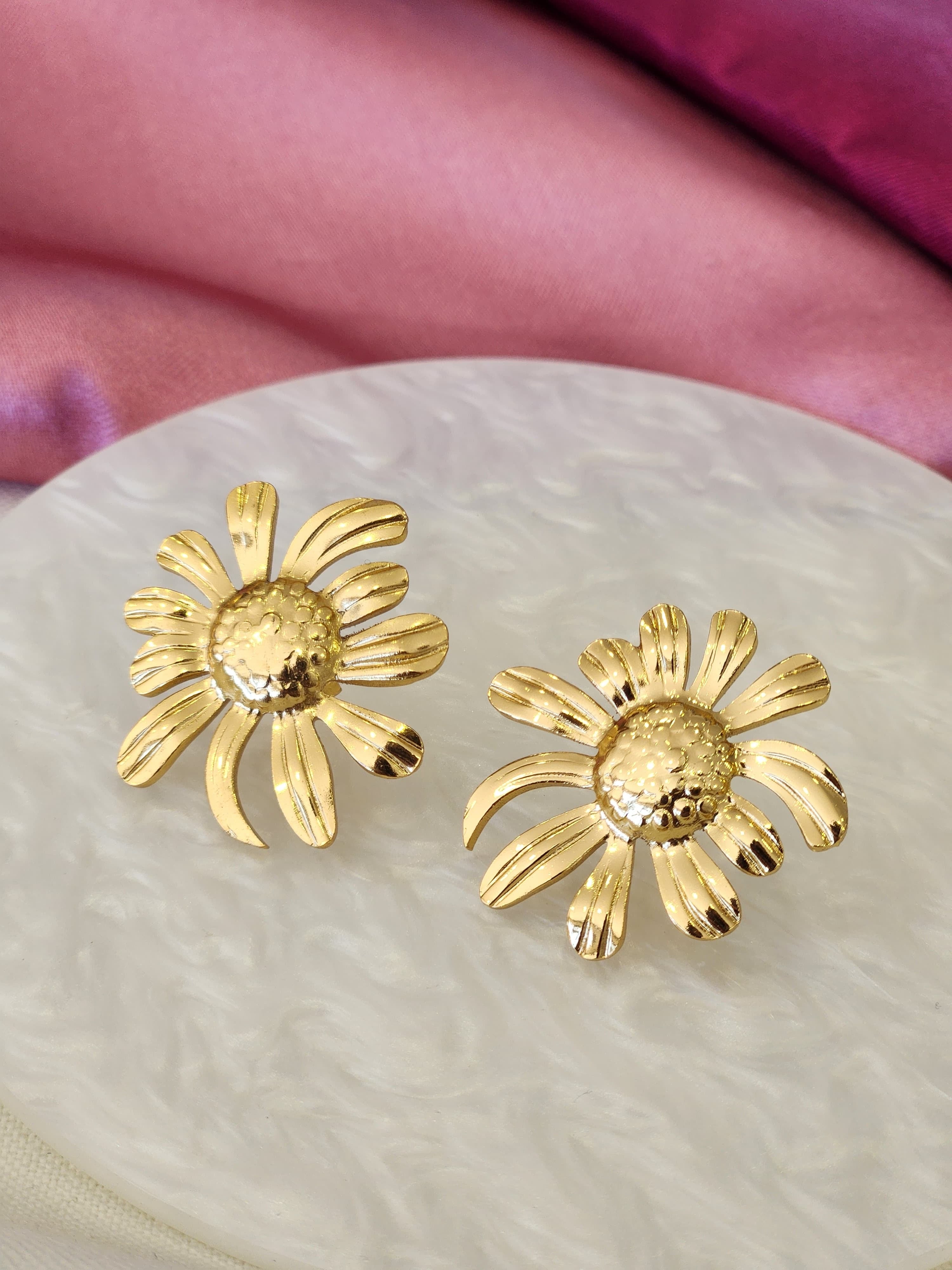 Aretes margarita petalos alargados #H14