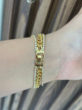Cargar imagen en el visor de la galería, Pulsera dorada triple zirconia/eslabones #B10
