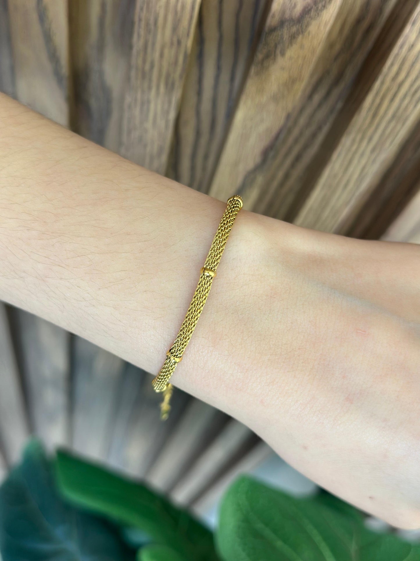Pulsera tipo malla con bolitas #C145
