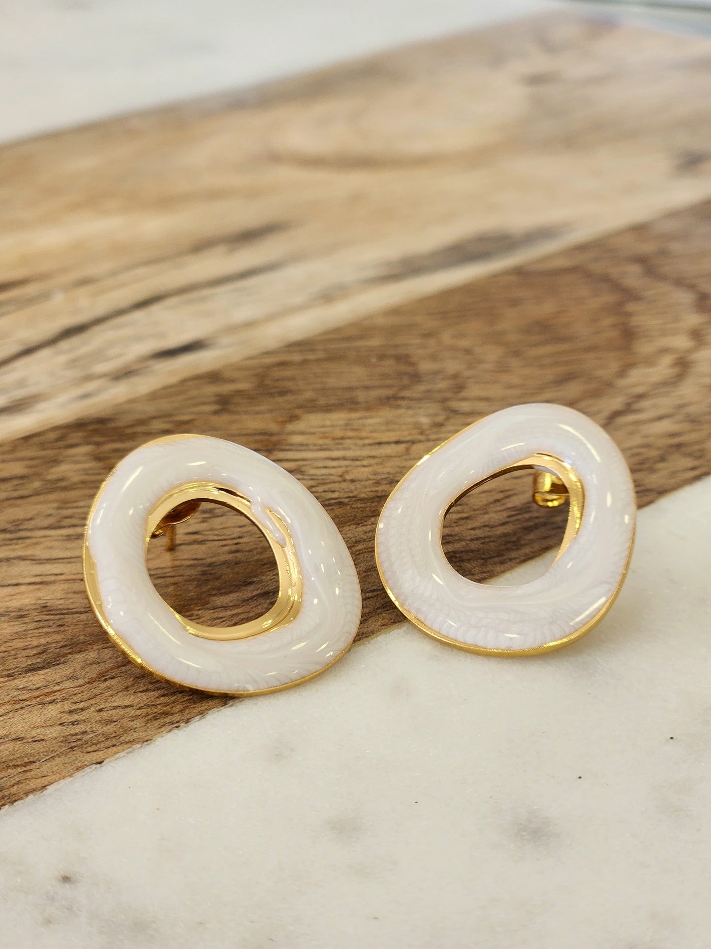 Aretes circulo hueco blanco #K36