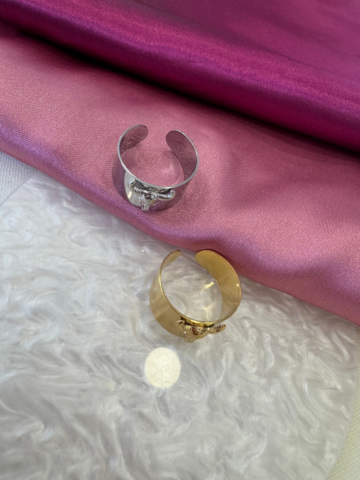 Anillo cabeza de toro liso #210