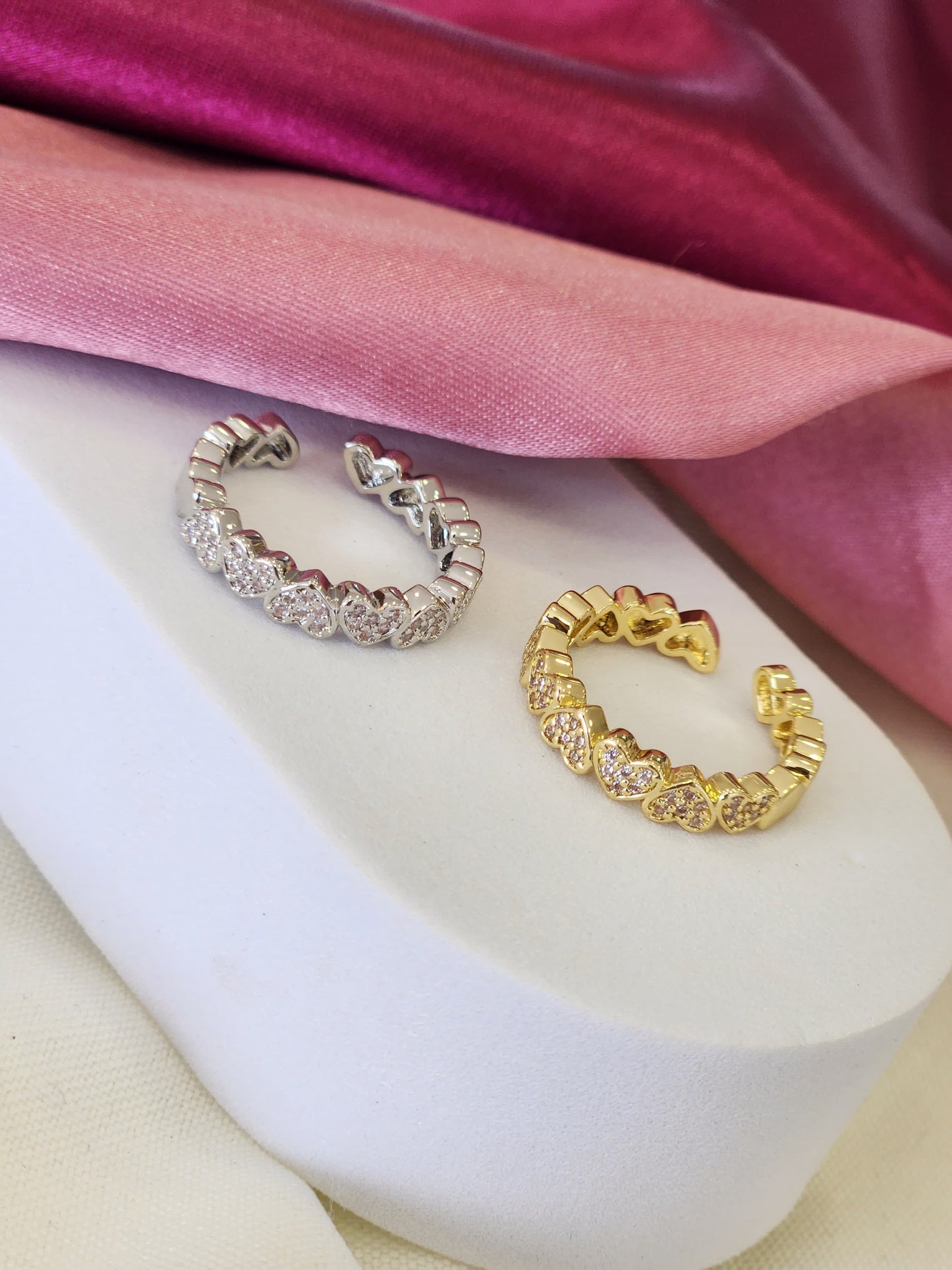 Anillo corazones continuos solidos zirconia #74